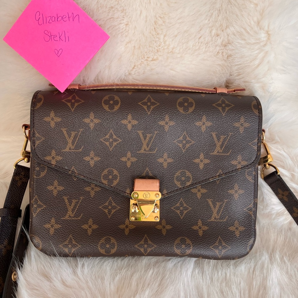 Authentic LV  pouchette metis